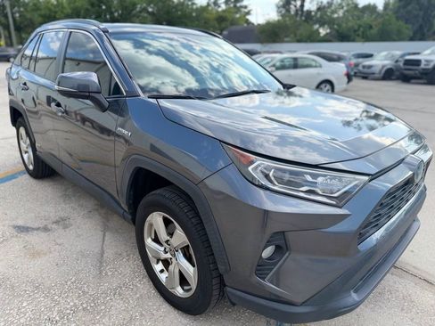 Used 2021 Toyota RAV4 XLE Premium AWD/4WD image 7