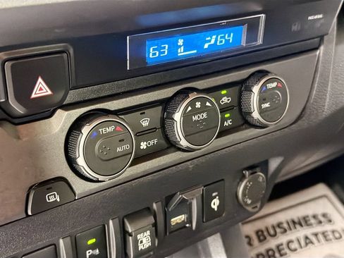 Used 2022 Toyota Tacoma TRD Sport w/ Technology Package RWD image 15