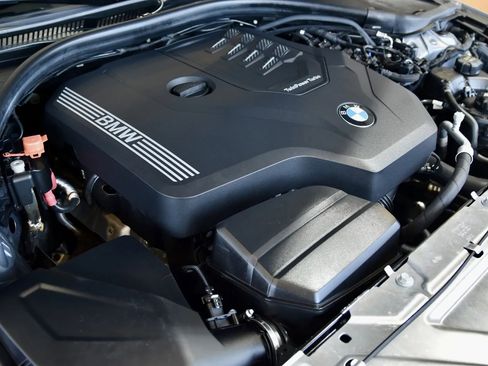 Used 2023 BMW 330i xDrive Sedan w/ Driving Assistance Package AWD/4WD image 28