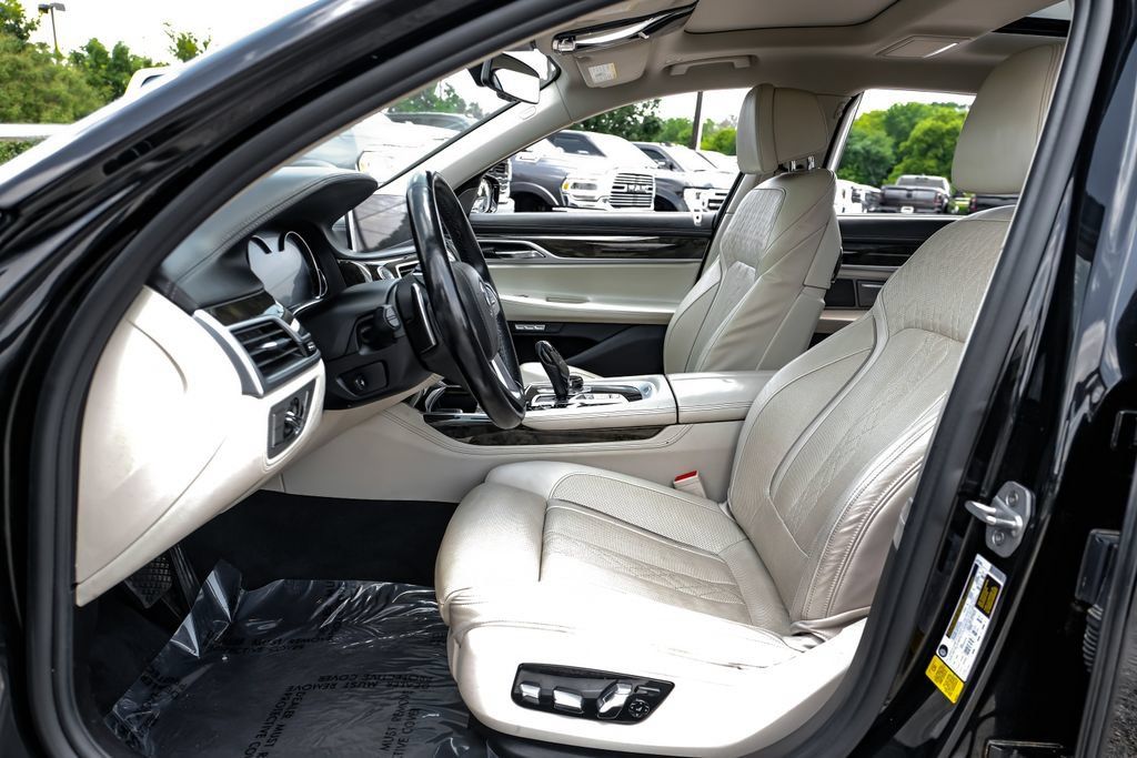 Used 2018 BMW 740i RWD image 28