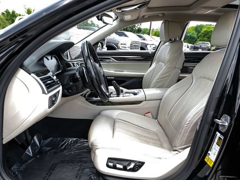 Used 2018 BMW 740i RWD image 28