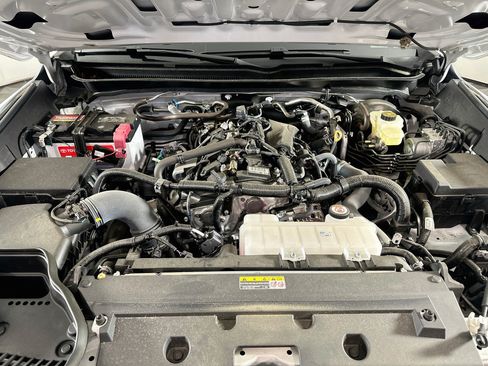 Used 2025 Toyota Tacoma SR5 RWD image 33