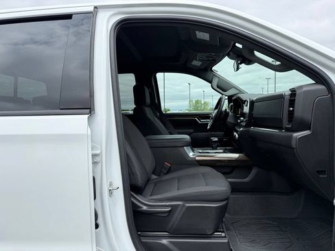 Used 2025 GMC Sierra 1500 Elevation w/ Preferred Package AWD/4WD image 11