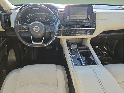 Used 2022 Nissan Pathfinder SV image 15