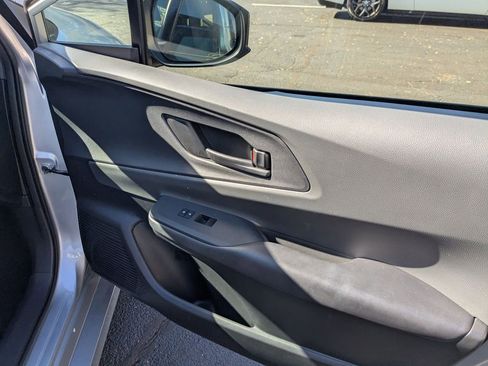 Used 2024 Toyota Prius LE image 28