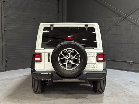 Used 2024 Jeep Wrangler Unlimited Sport AWD/4WD image 5