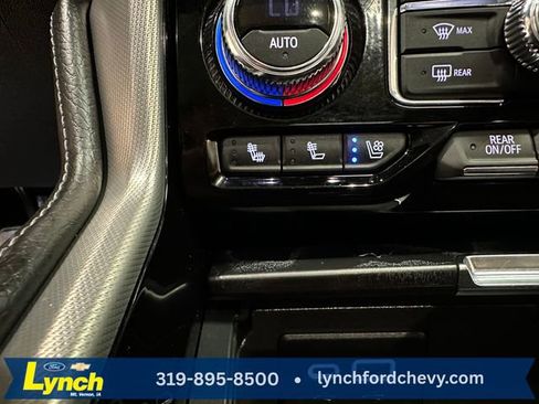Used 2022 GMC Yukon Denali w/ Denali Premium Package AWD/4WD image 16