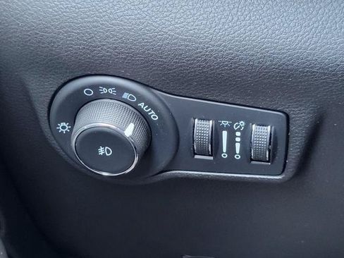 Used 2023 Jeep Compass Latitude w/ Convenience Group AWD/4WD image 20