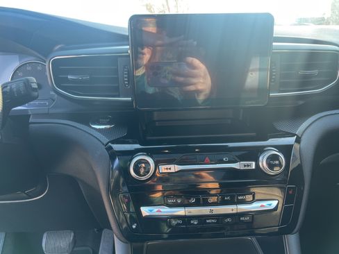 Used 2022 Ford Explorer ST-Line image 18