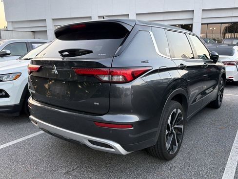 Used 2024 Mitsubishi Outlander SE AWD/4WD image 4