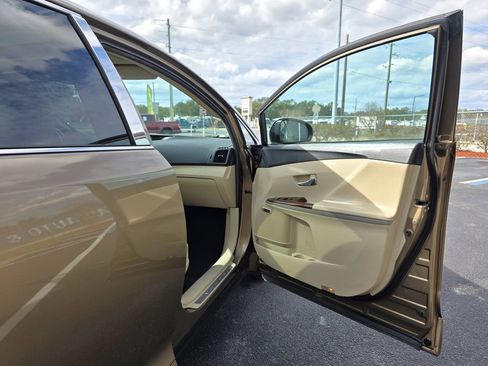 Used 2012 Toyota Venza XLE image 11