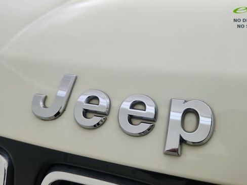 Used 2019 Jeep Compass Limited FWD image 16