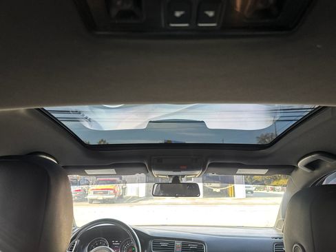 Used 2017 Volkswagen GTI SE image 25