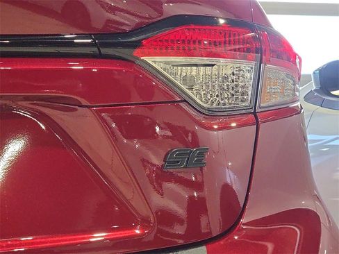 Certified 2025 Toyota Corolla SE image 10