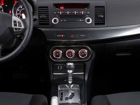 Used 2010 Mitsubishi Lancer DE FWD image 8