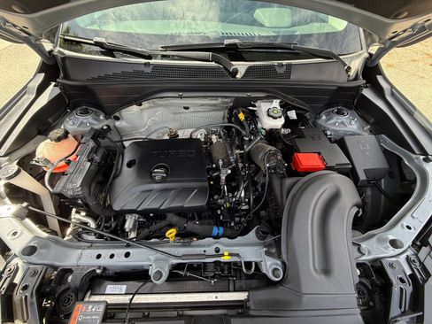 Used 2025 Chevrolet TrailBlazer LT FWD image 24