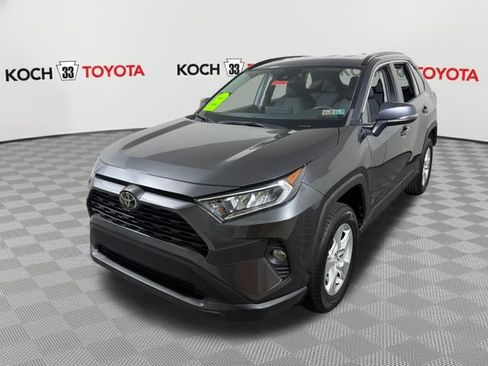 Used 2021 Toyota RAV4 XLE AWD/4WD image 3