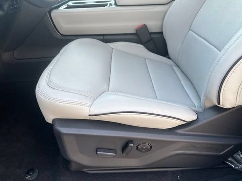 New 2027 Ford Expedition Platinum w/ Platinum Ultimate Package AWD/4WD image 17