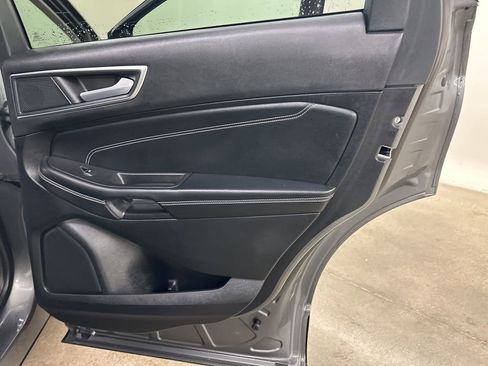 Used 2024 Ford Edge Titanium image 21