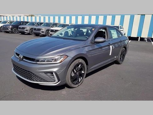 New 2026 Volkswagen Jetta SE image 34