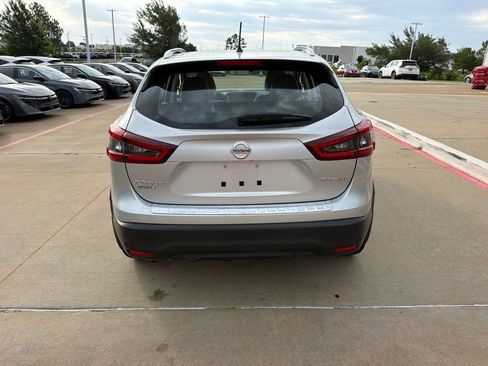 Used 2022 Nissan Rogue Sport SV w/ Technology Package AWD/4WD image 4