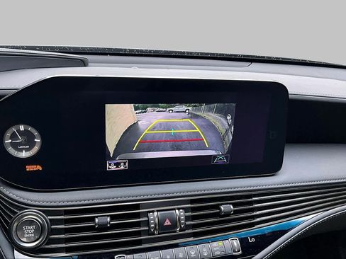 Used 2022 Lexus LS 500 AWD w/ Accessory Package (Z2) image 27