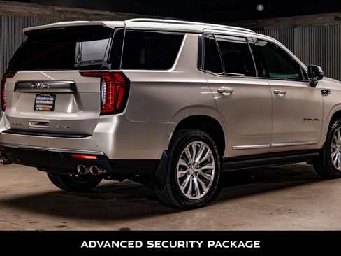 Used 2022 GMC Yukon Denali w/ Denali Premium Package image 9