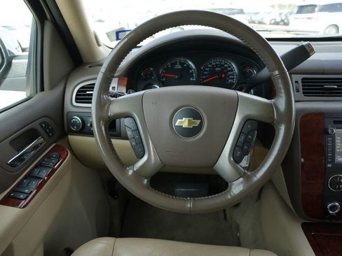 Used 2014 Chevrolet Tahoe LTZ RWD image 8