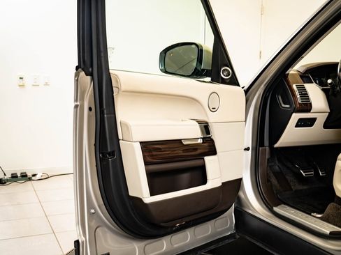 Used 2017 Land Rover Range Rover Supercharged image 25