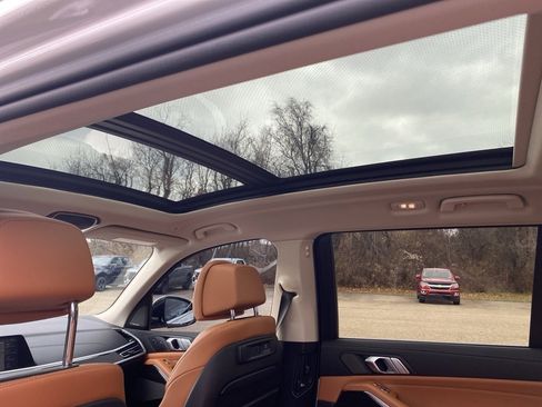 Used 2021 BMW X7 xDrive40i w/ Executive Package image 22