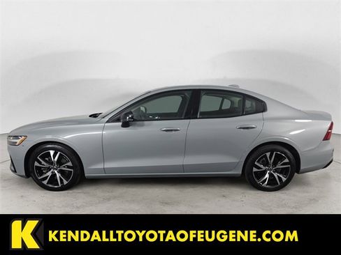 Used 2024 Volvo S60 B5 Core image 2