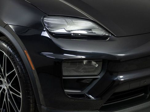 New 2026 Porsche Macan 4 Electric AWD/4WD image 38