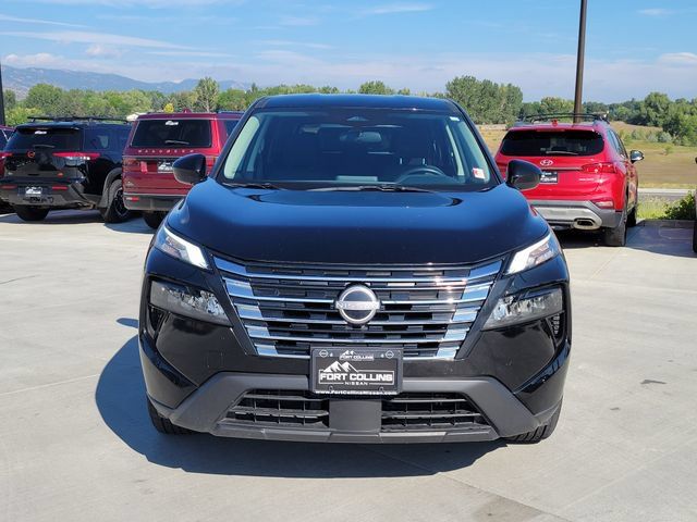 Used 2025 Nissan Rogue SV AWD/4WD image 5
