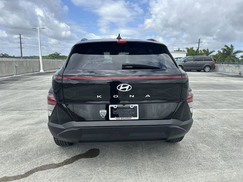 Used 2025 Hyundai Kona SEL image 7