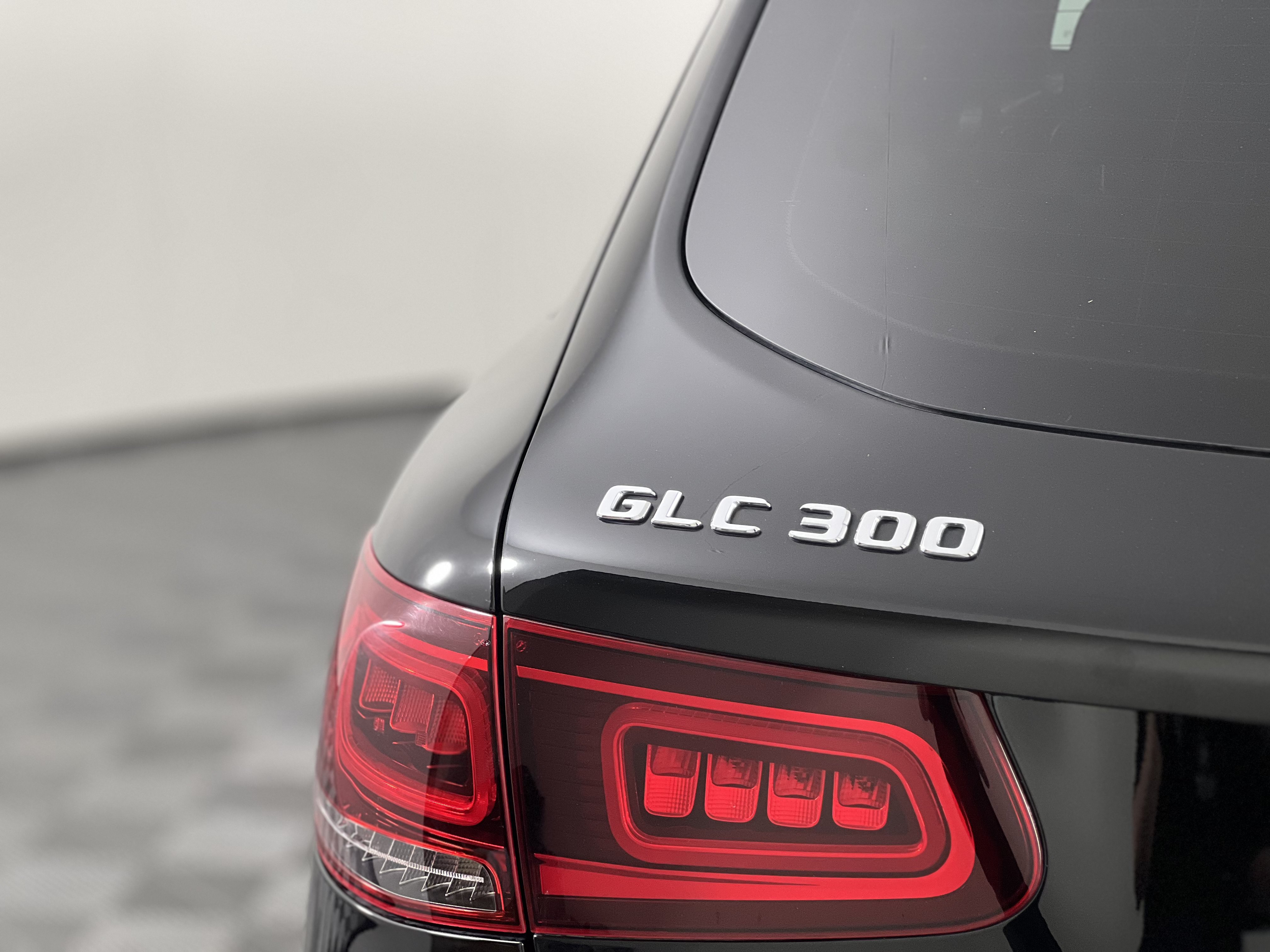 Used 2020 Mercedes-Benz GLC 300 4MATIC image 12