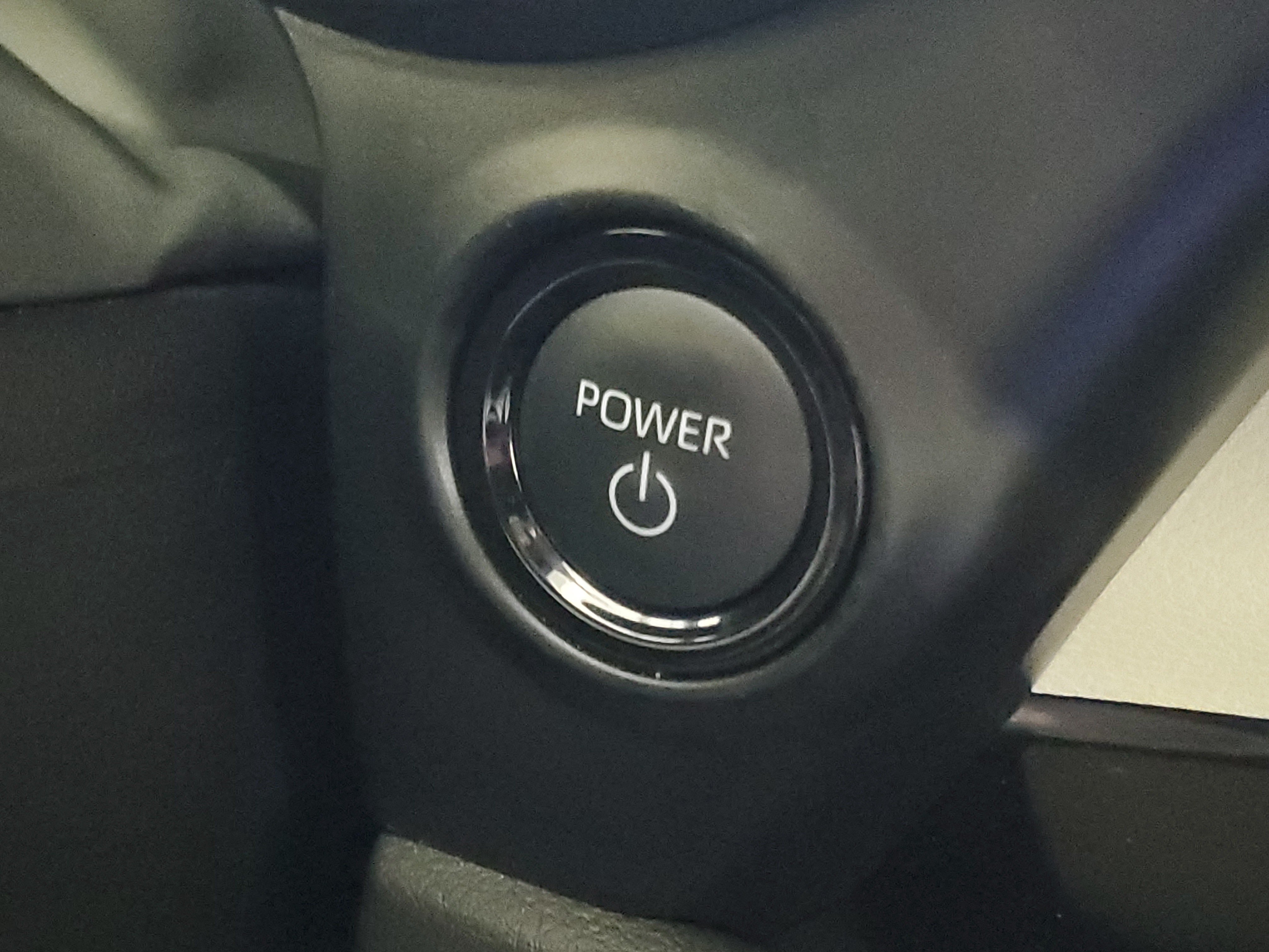 Certified 2025 Toyota Sienna XLE FWD image 30