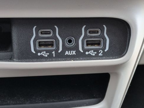 Used 2024 Chrysler Voyager LX FWD image 30