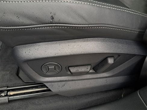 Used 2025 Audi Q8 Premium w/ Convenience Package image 19