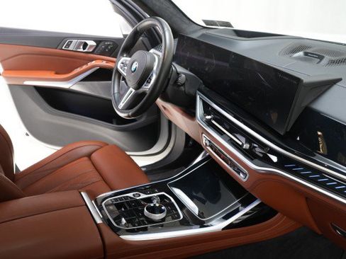 Used 2023 BMW X7 M60i w/ Executive Package image 64