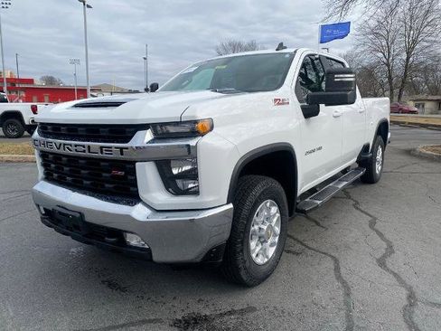 Used 2023 Chevrolet Silverado 2500 LT w/ Convenience Package image 3