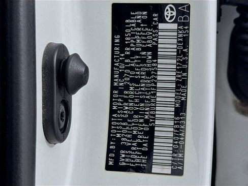 Used 2015 Toyota Corolla LE FWD image 36