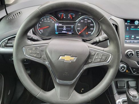Used 2018 Chevrolet Cruze LT w/ Sun And Sound Package image 25