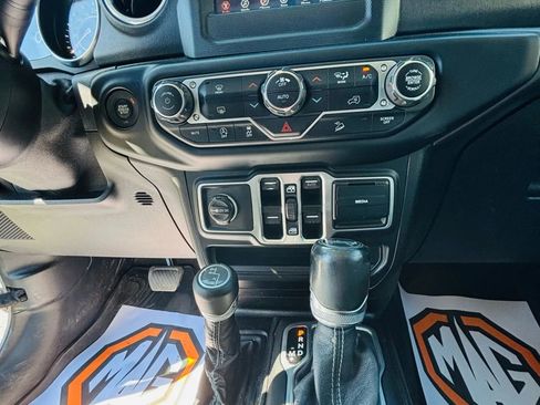 Used 2018 Jeep Wrangler Unlimited Sahara w/ Dual Top Group image 8