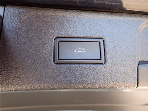 Used 2022 Volkswagen Atlas SEL AWD/4WD image 8
