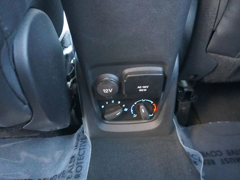 Used 2019 Ford Transit Connect XLT w/ XLT Premium Package image 27