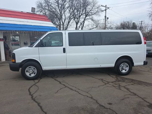 Used 2014 Chevrolet Express 3500 LS image 3