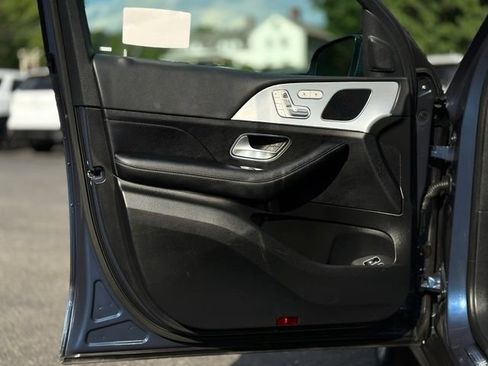 Used 2024 Mercedes-Benz GLE 450e 4MATIC image 9