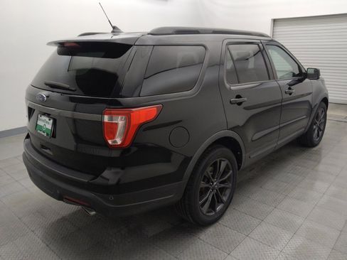 Used 2018 Ford Explorer XLT w/ Equipment Group 202A FWD image 9
