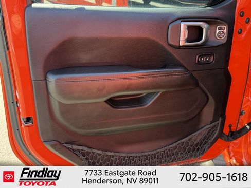 Used 2018 Jeep Wrangler Unlimited Rubicon w/ Dual Top Group AWD/4WD image 20