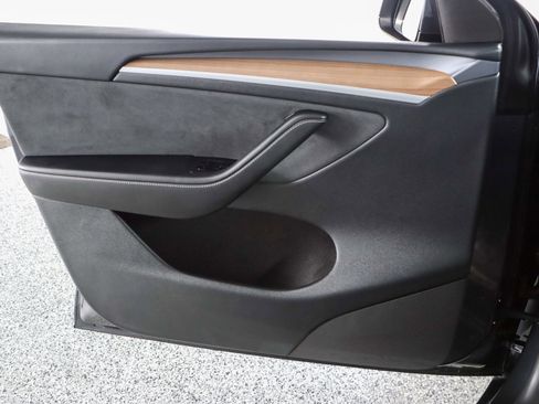 Used 2025 Tesla Model Y Long Range image 21